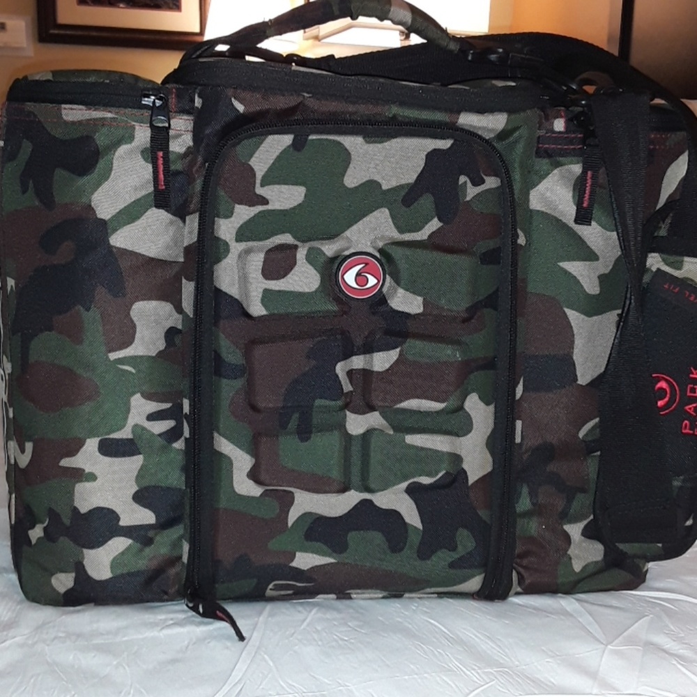 FNF 6Pack Cooler